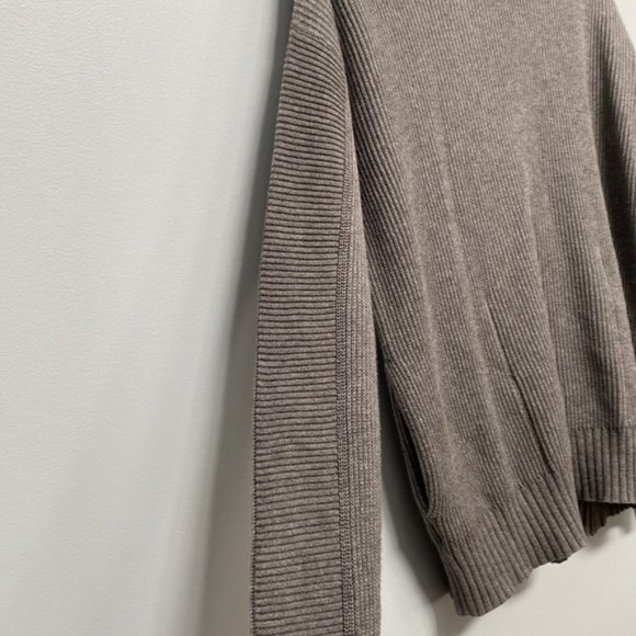 ❗️SOLD❗️Lululemon Sweat And Savasana Light Grey/Brown  Sweater Size 6 - Picture 8 of 8